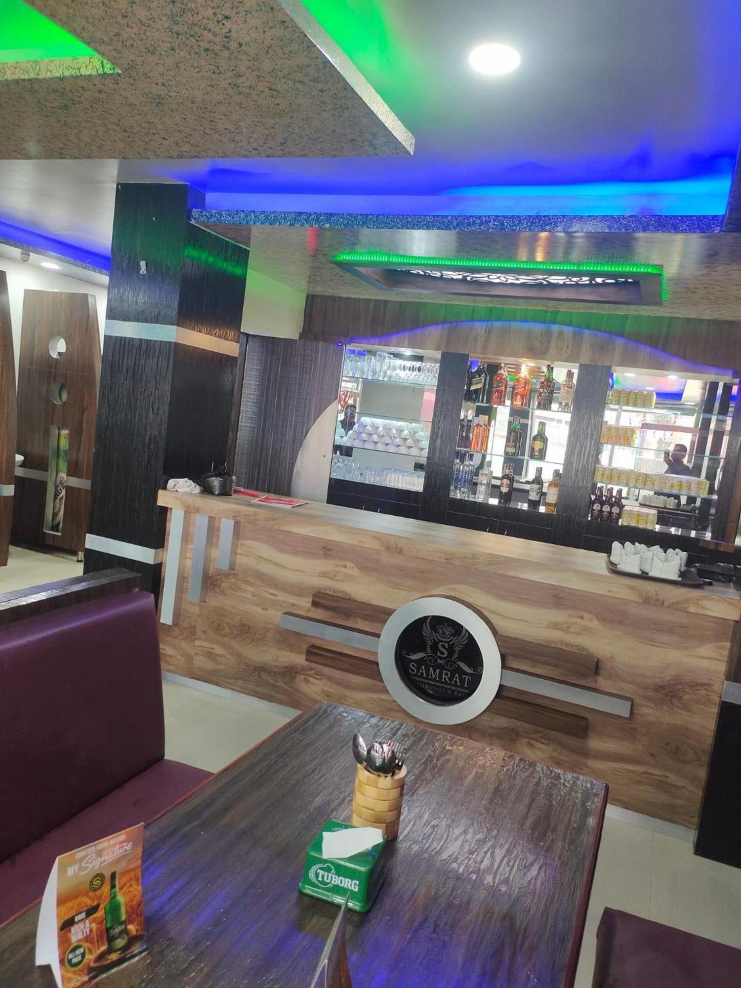 Hotel Samrat Inn Pvt Ltd Lahan 외부 사진
