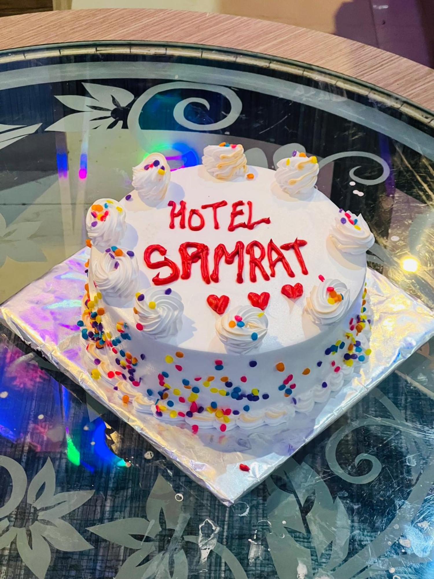 Hotel Samrat Inn Pvt Ltd Lahan 외부 사진