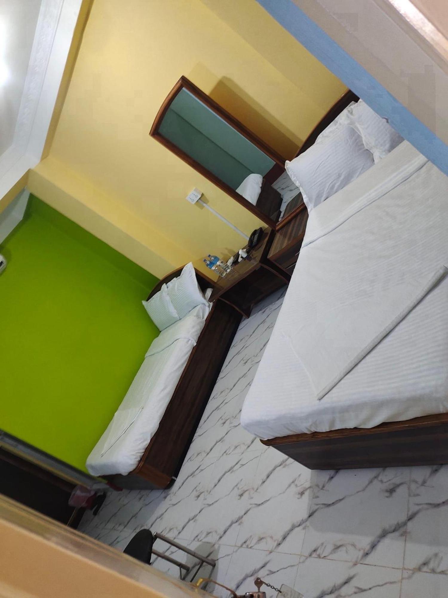 Hotel Samrat Inn Pvt Ltd Lahan 외부 사진