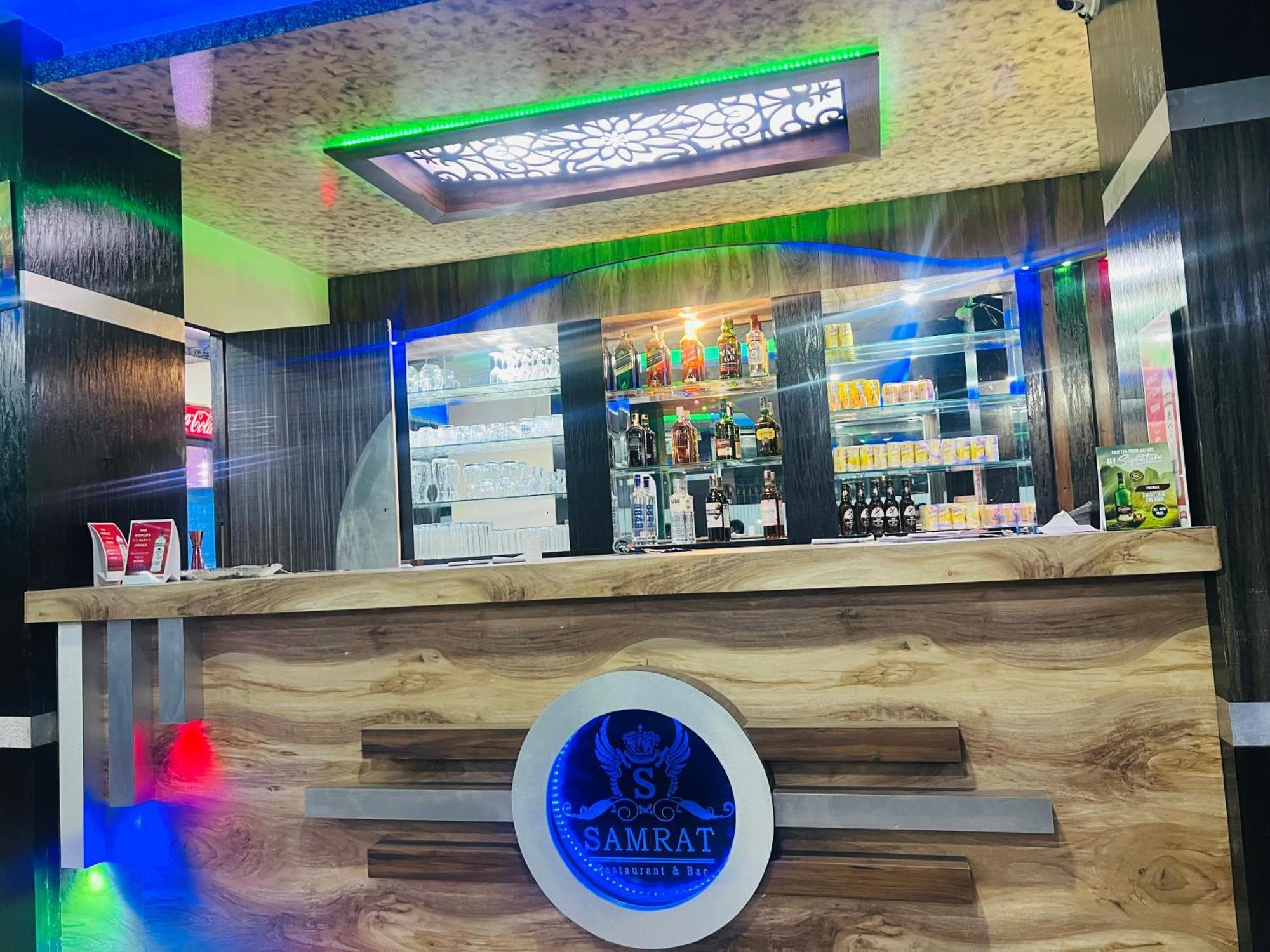 Hotel Samrat Inn Pvt Ltd Lahan 외부 사진